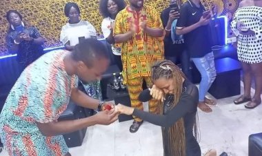 Lady Kneels To Accept Fiance’s Proposal