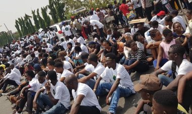 Nigeria Diminishes Into Hopelneseness, Upsurge of Youths Seeking Greener Pastures Abroad