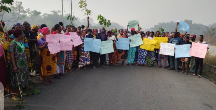 Delta Community Shut Down Ughelli/Asaba Express Way in Protest for this Reasons