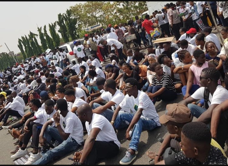 Nigeria Diminishes Into Hopelneseness, Upsurge of Youths Seeking Greener Pastures Abroad