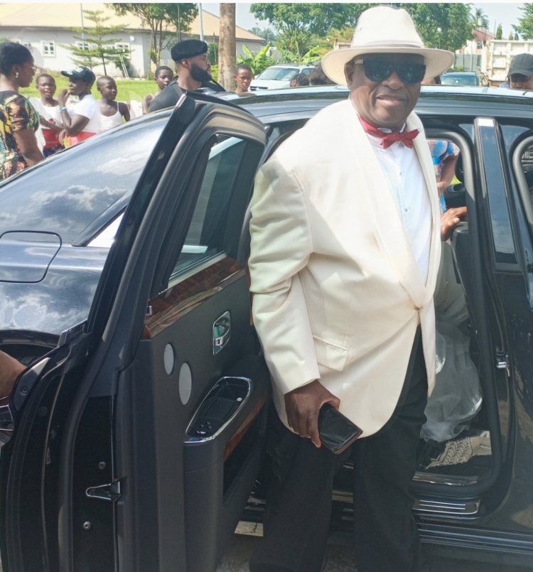 National Award: Prominet Nigerians Arrive Abuja as  Buhari Set to Confer OON on Gbagi, Others Today