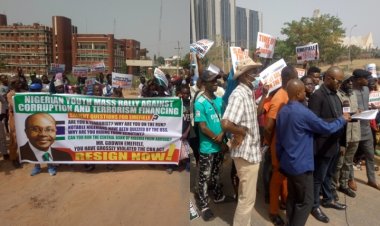 Protest rocks Abuja over CBN Gov