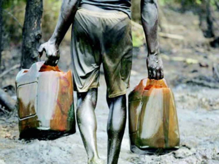 Tantita, Security Agents Discovers Illegal Refinery in Delta