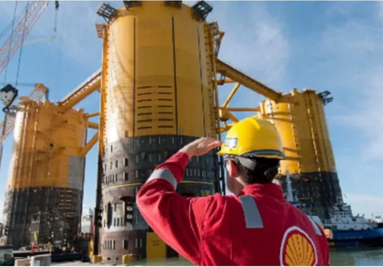 Shell Extends Job Cuts as CEO Seeks to Trim Costs